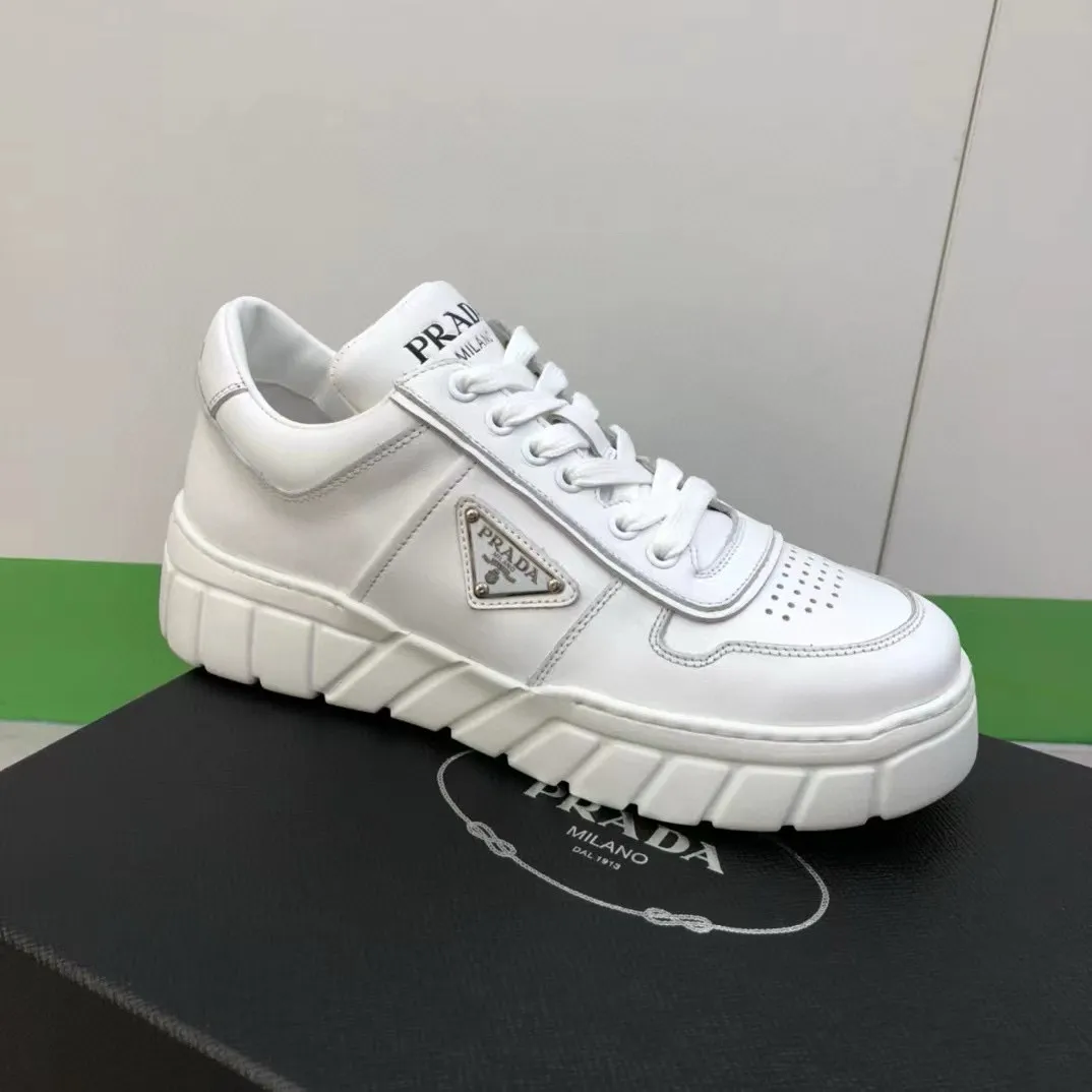 Factory price: 420💰Prada new men's leather sports shoes, the highest version on the market, any comparison is welcome🆚! The original leather has excellent texture and is super high-end! Fetal sheep net lining imported from Italy, removable pad! Luxurious materials and fine workmanship, highly recommended! Code number: 38-44, customized 45